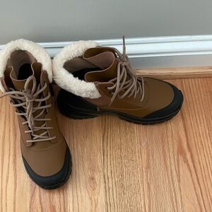 UGG Women's Yose Fluff V2